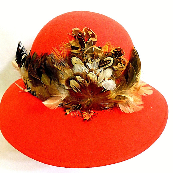 Feather Tail  Women\' s Red Hat main image 5